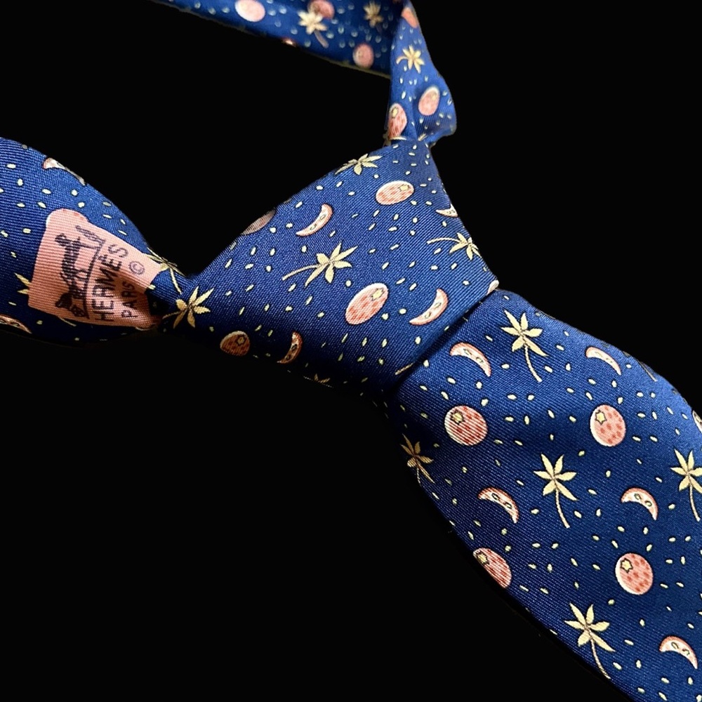 ***SOLD*** HERMES - EUC - Blue Silk Tie with Leaves and Moon Motif. - Picture 3 of 8